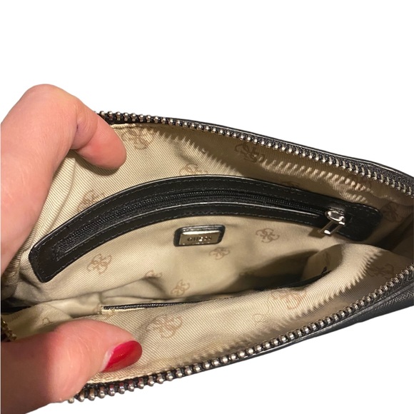 NWOT Guess Purse - Picture 6 of 9